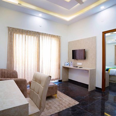 Treebo Galaxy Kings Suites, Hebbal بنغالور المظهر الخارجي الصورة